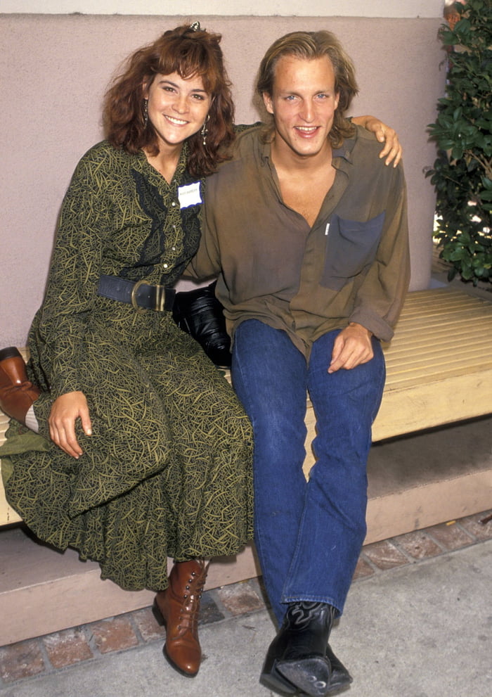 Ally Sheedy and Woody Harrelson in 1989 9GAG