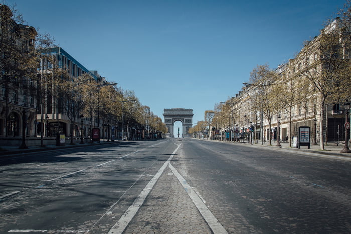 Russians Who Escaped Mobilization Hold Massive Anti Putin Rally In Paris 9GAG