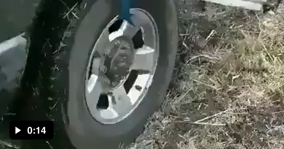 How to drive a stuck car out of the mud 9GAG