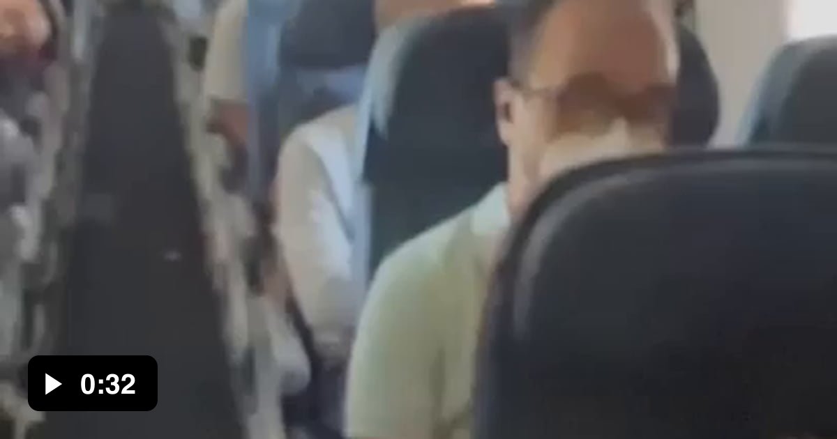 Dude dumps water on sleeping airplane passenger - 9GAG