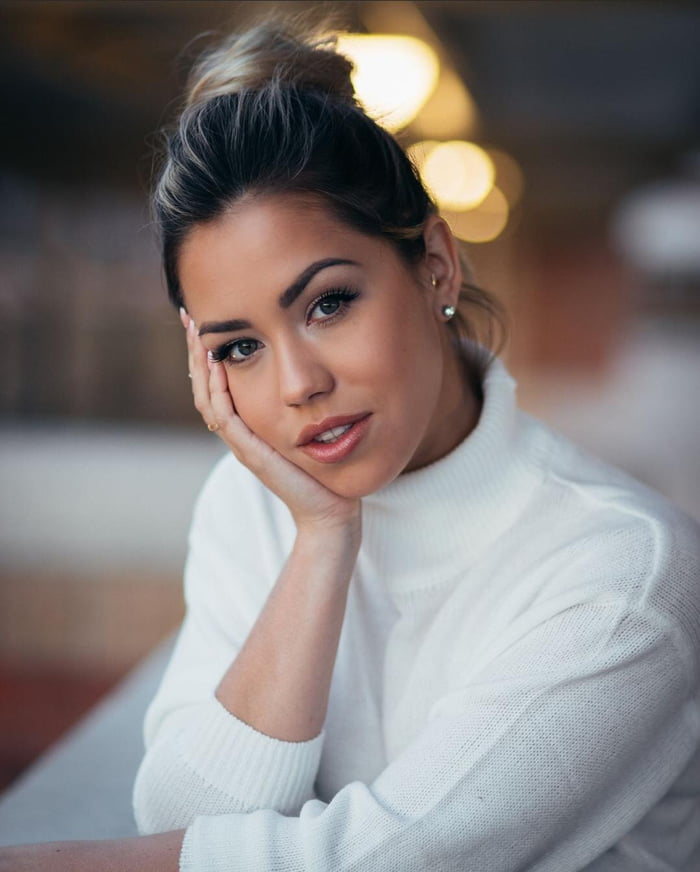 Alina Lopez 9GAG