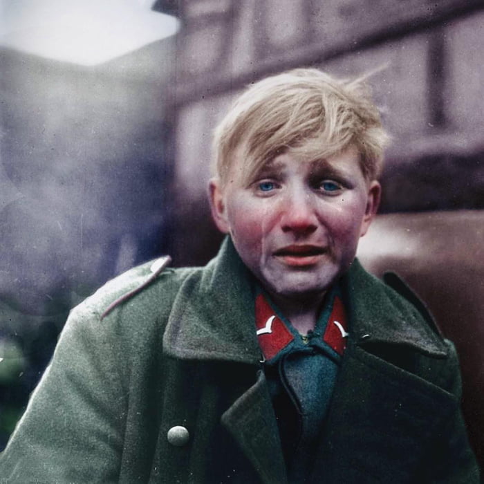 This is Hans-Georg Henke, a 16 year old German soldier crying after ...