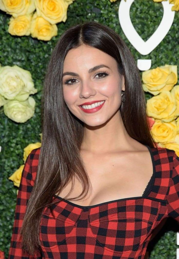 Victoria Justice 9gag