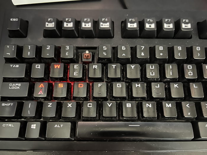 PSA Don’t try and clean your keyboard with a hoover ( 9GAG