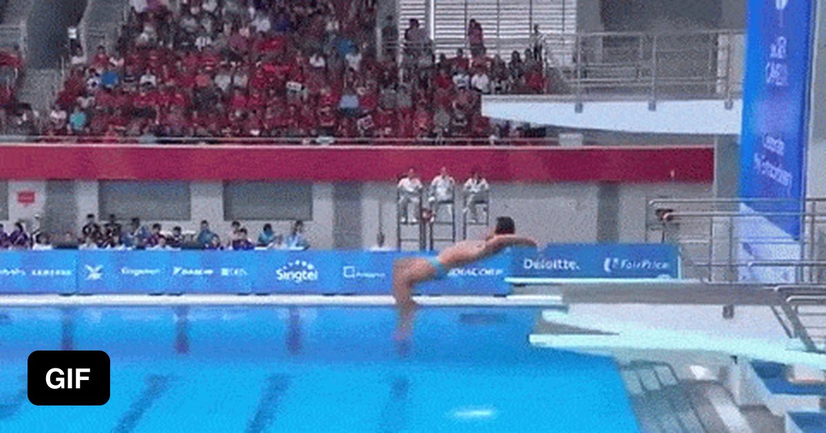 Filipino diver scores zero for this PERFECT back flop - 9GAG