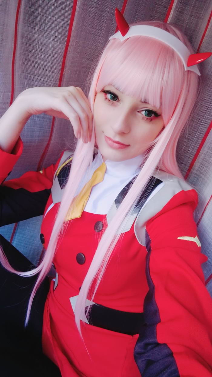 Zero Two COsplay 9GAG