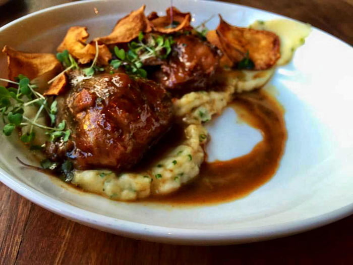 Veal cheeks, pomme purée, sunchokes, truffle jus 9GAG