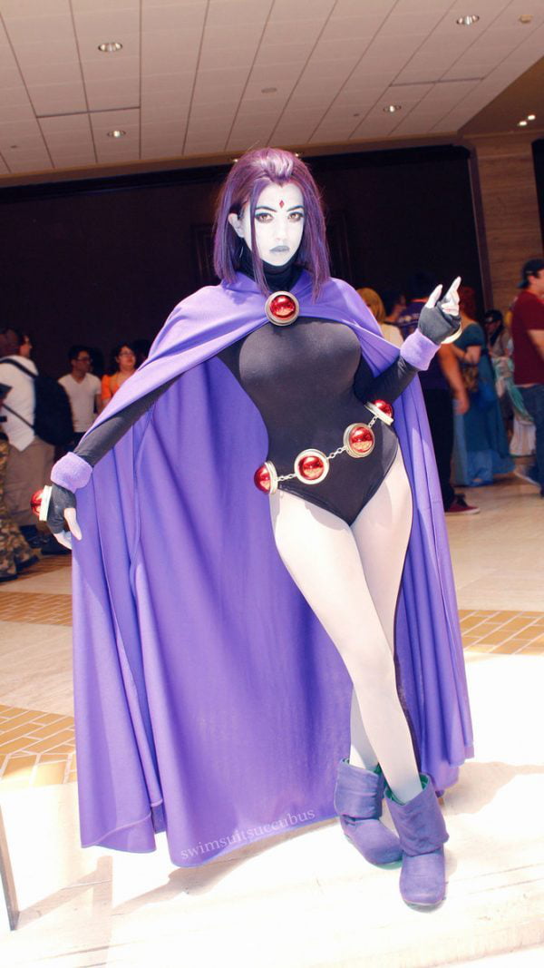 A Raven cosplay is like a pizza, even a bad one looks goooood, no ...