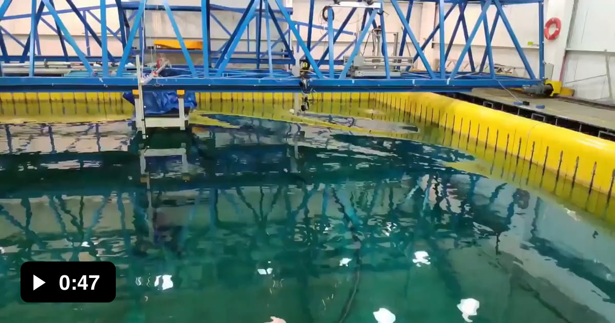 These perfect waves in a computer controlled wave pool - 9GAG