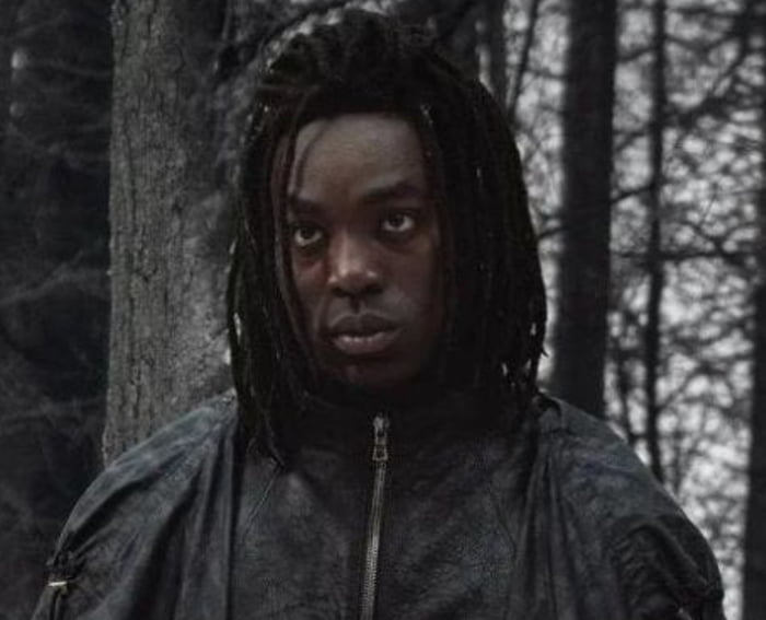 It takes at least 8 to 12 hours to have dreads like this. In the books ...