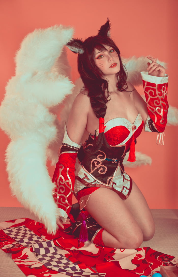 Ahri Cosplay By Alexandre Is Fluffy 9gag 