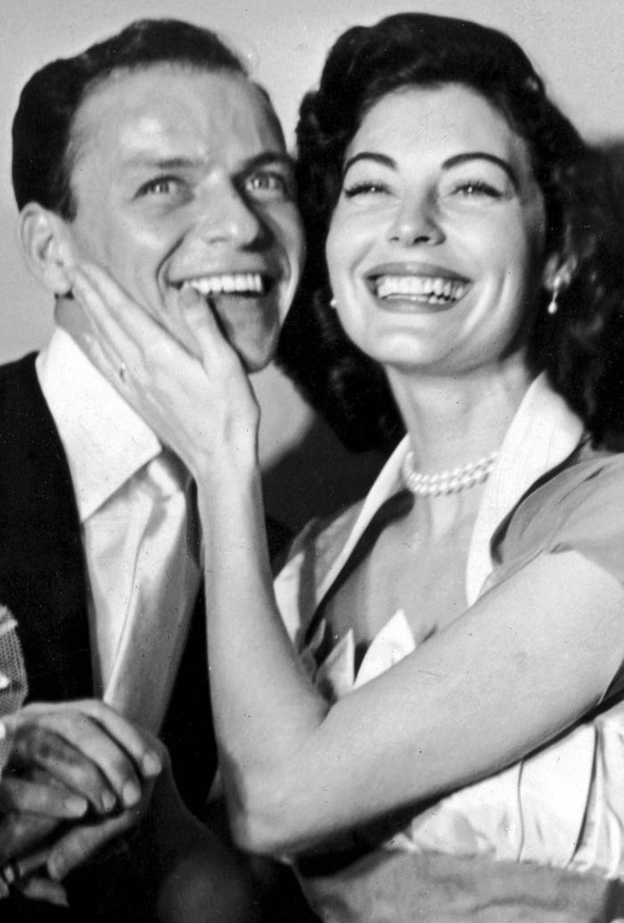 Frank Sinatra and Ava Gardner on their wedding day, 1951 - 9GAG