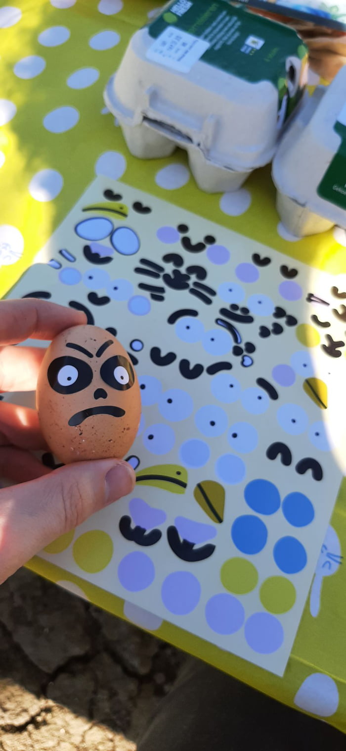 Rate my egg - 9GAG