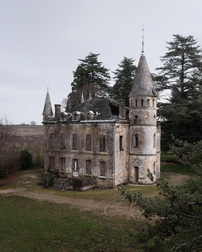 Abandoned 19thcentury French chateau slowly turning into a ruin 9GAG