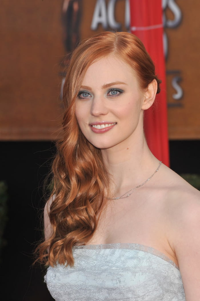 Deborah Ann Woll - 9GAG