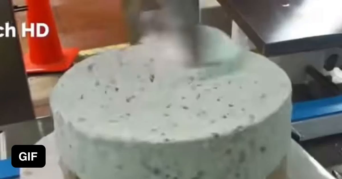 Automated frosting machines 9GAG