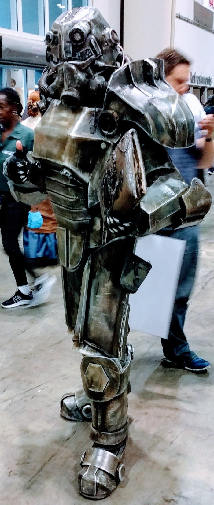 Killer Set Of T45 Power Armor At Megacon 9gag