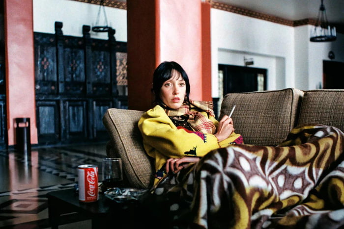 A Coke and cig. Shelley Duvall behind the scenes of Stanley Kubrick’s ...