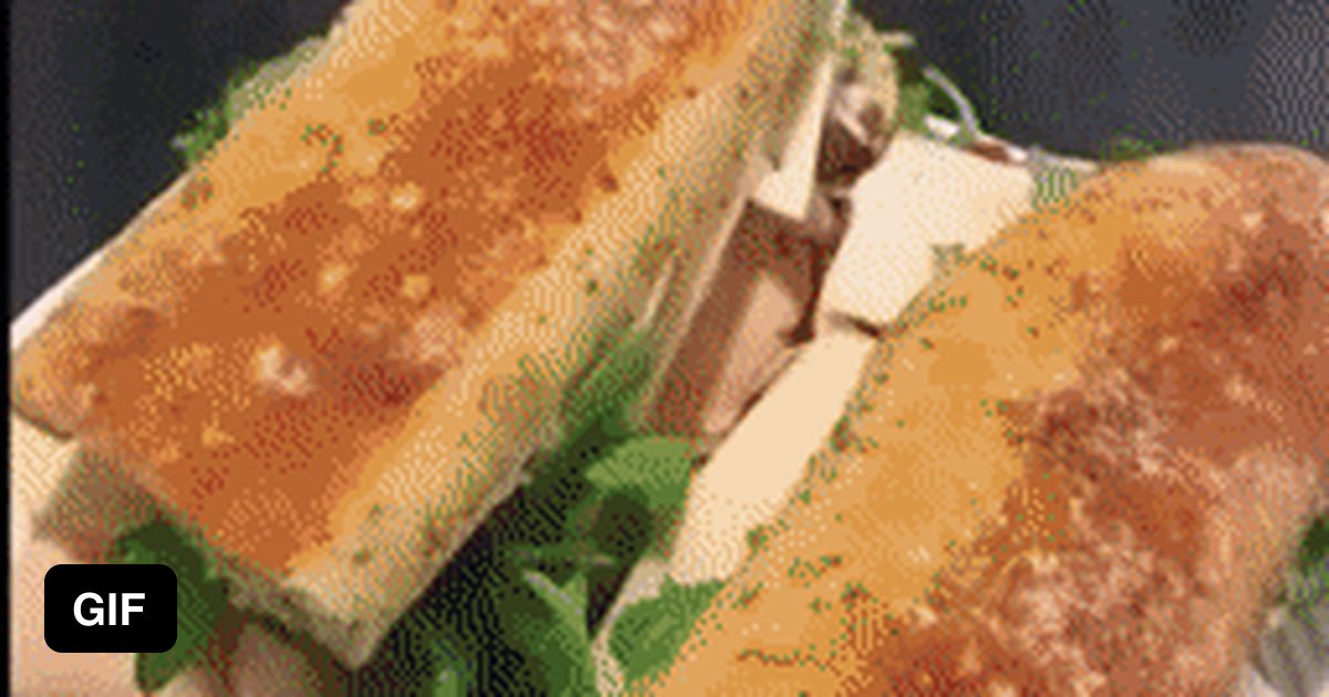 you-d-think-people-would-know-not-to-play-with-their-food-9gag