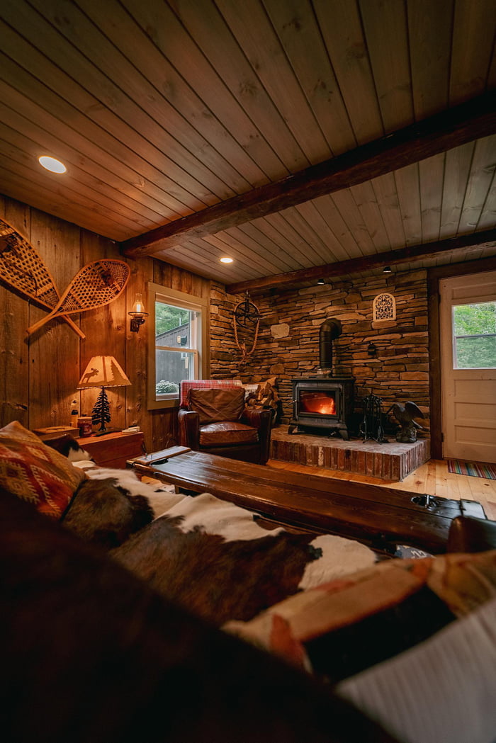 Super cozy & rustic cabin in Maine - 9GAG