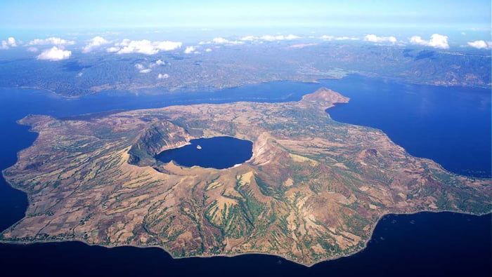 Taal Lake Formerly Known As Bombón Lake Is A Freshwater Volcanic Crater Lake In The Province 4983