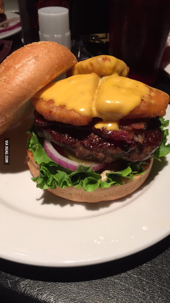 Fried mac and cheese and bacon burger. 9GAG