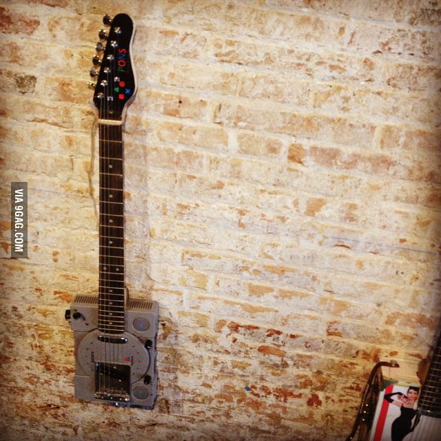 PS1 Guitar Hero - 9GAG