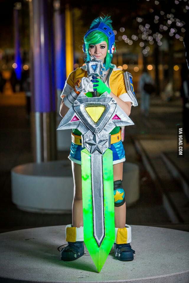 Arcade riven cosplay . it's a trap ! - 9GAG