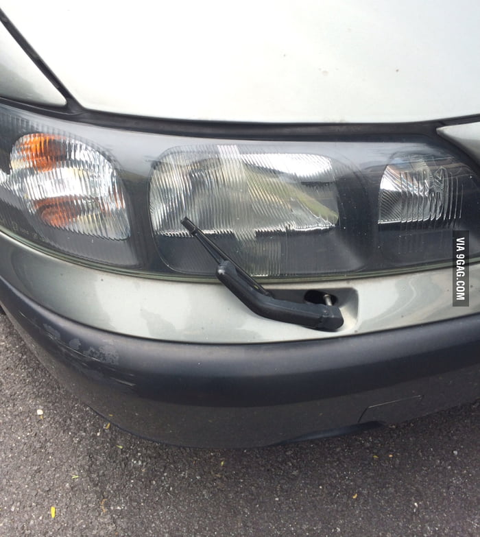 This car has wipers on its headlights. Is it even necessary? 9GAG