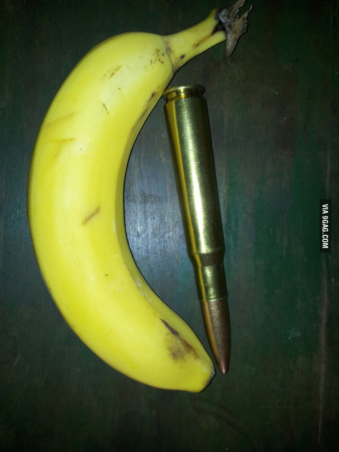 Boobs, banana for scale - 9GAG