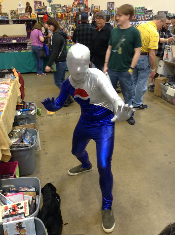 Pepsi man cosplayer @steel city 2018 - 9GAG