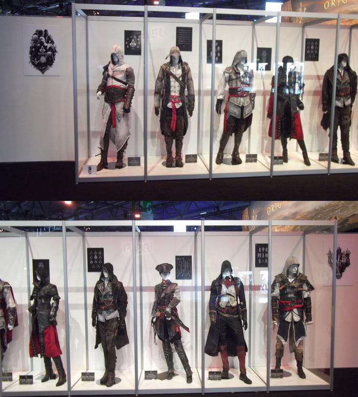 A Display With Costumes From Assassins Creed At Gamescom 9gag 3116