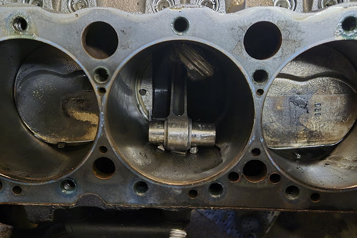 I think there is a problem with my engine. - 9GAG