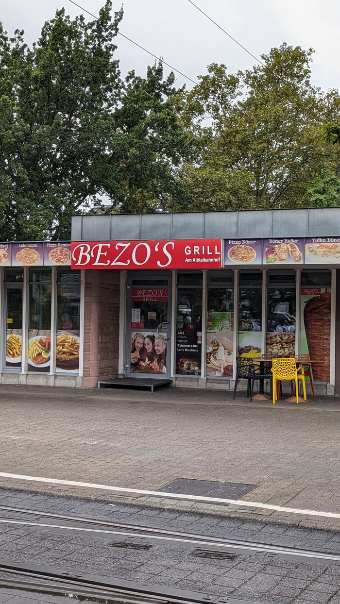 Amazon secretly started a fast food chain in Germany 9GAG