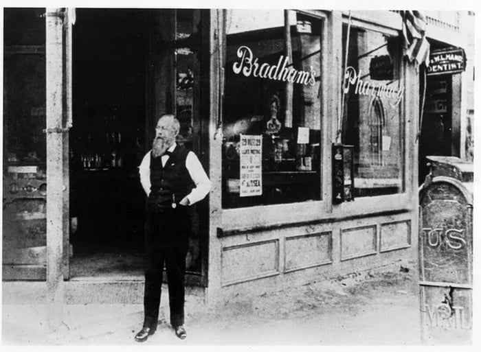 Pepsi Inventor 1893. Before it was called Pepsi, cola was sold as 'Brad's Drink' and ...