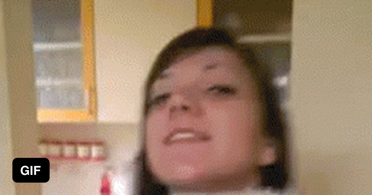 Stop the camera I don #39 t wanna see my friends 9GAG