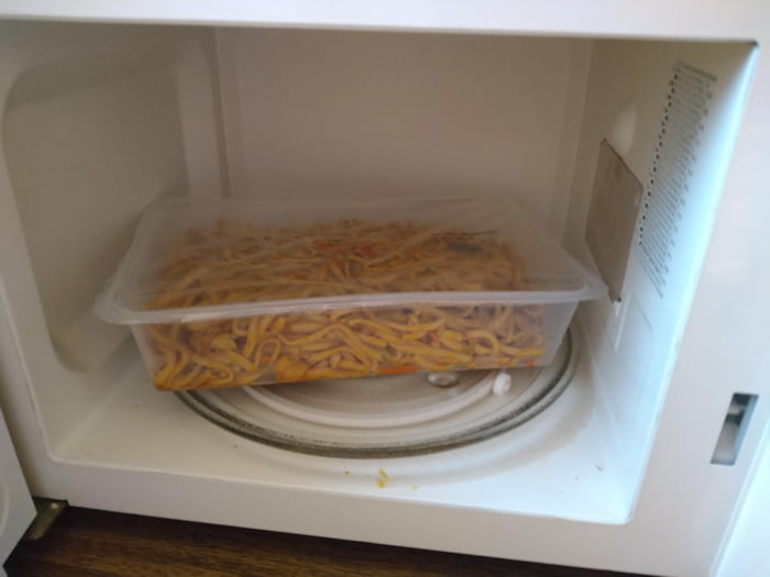 This microwave food's box, is too big to be able to turn inside the