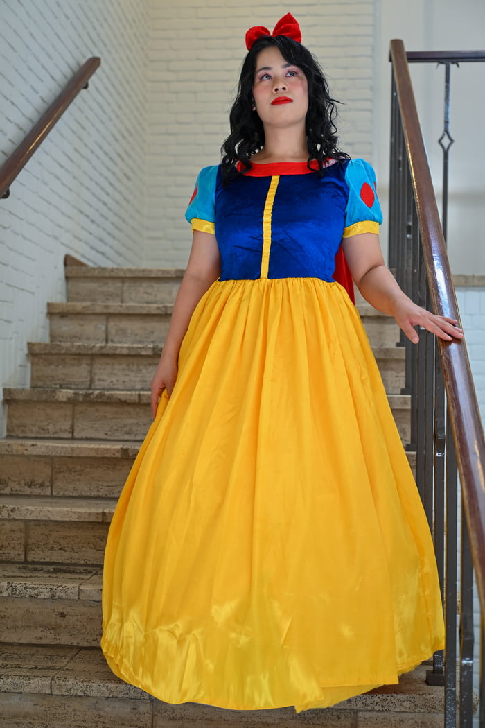 Snowwhite Cosplay By Xiaofeijicosplay 9gag 