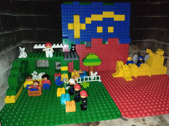 Lego Duplo Nativity. Made with my toddler to be kinda baby proof for ...