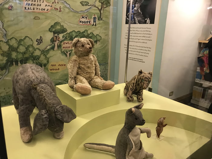 christopher-robin-s-actual-toys-new-york-public-library-9gag