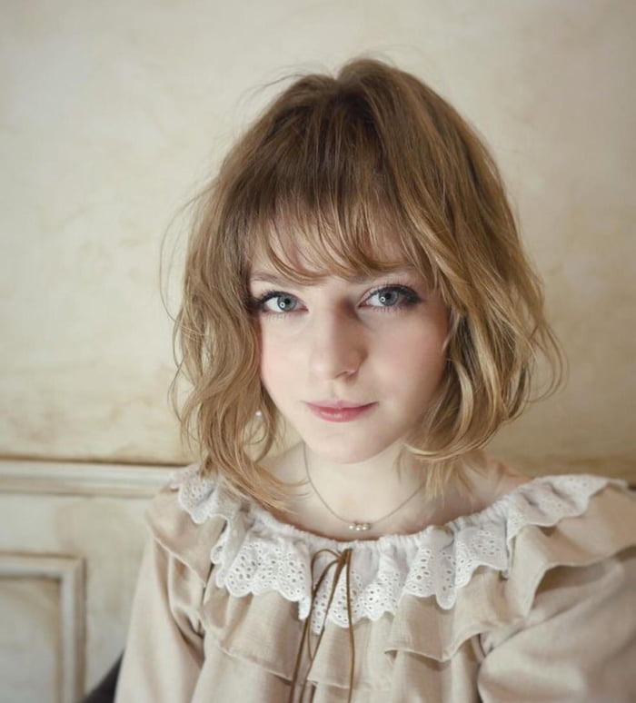 Ella Freya on Make a GIF