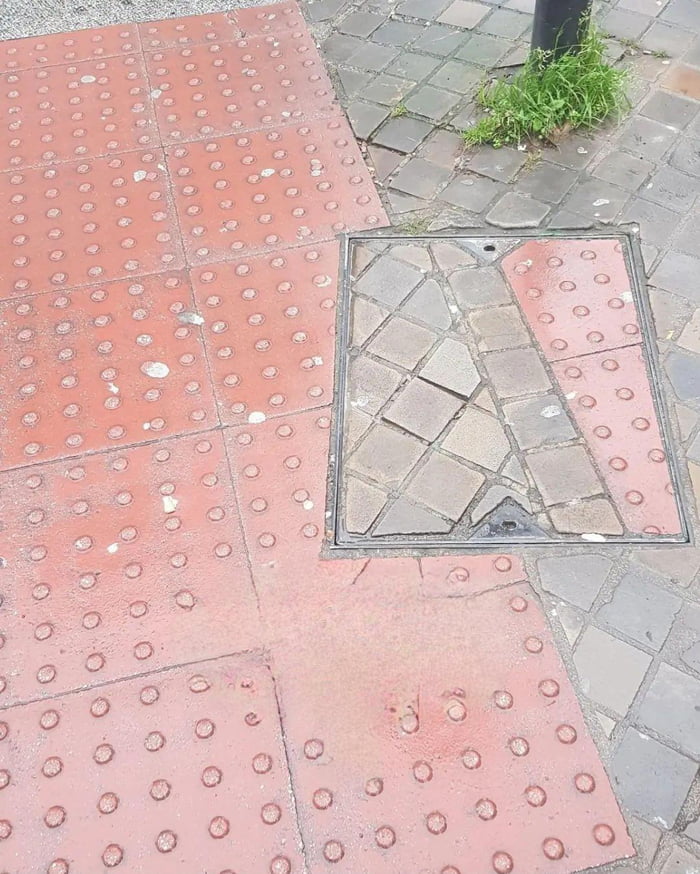 Tactile Paving Fail Spotted In London 9GAG   AEqPv69 700b 