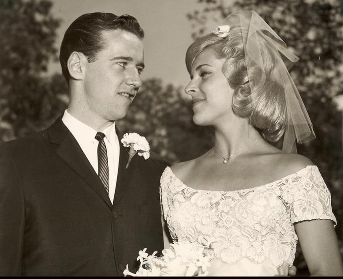 George Carlin and his wife Brenda (1961). She died of cancer in 1997 - 9GAG