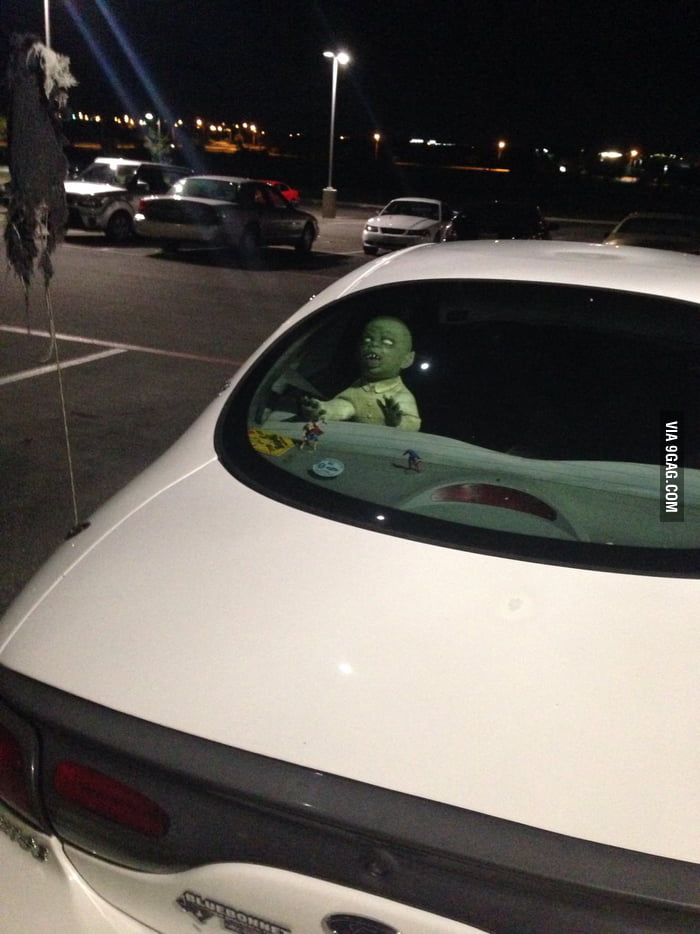 So I'm walking to my car and see this... - 9GAG