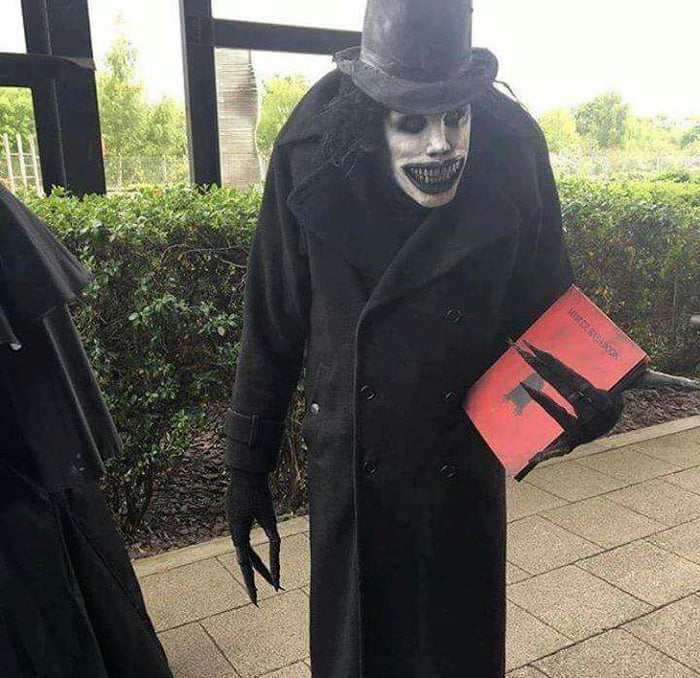 Babadook cosplay ftw - Awesome.