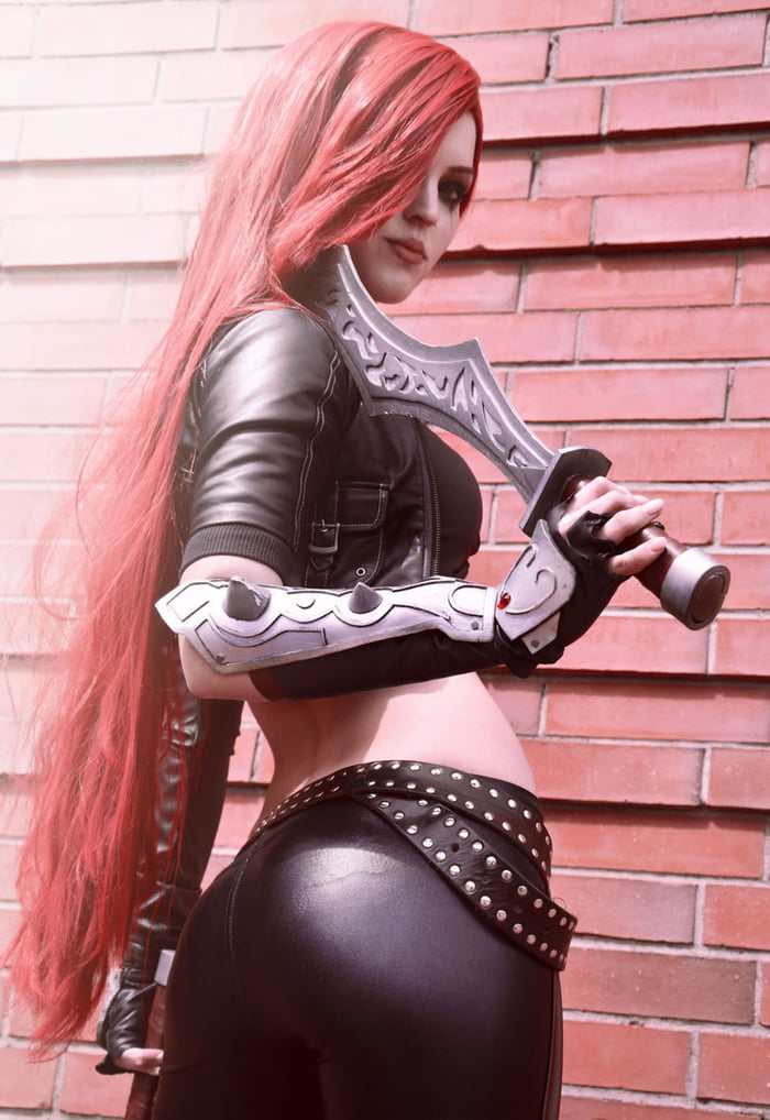 Katarina Cosplay 9gag