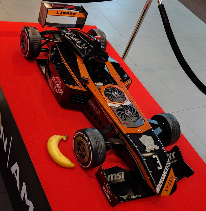 F1 car PC case, banana for scale ! - 9GAG