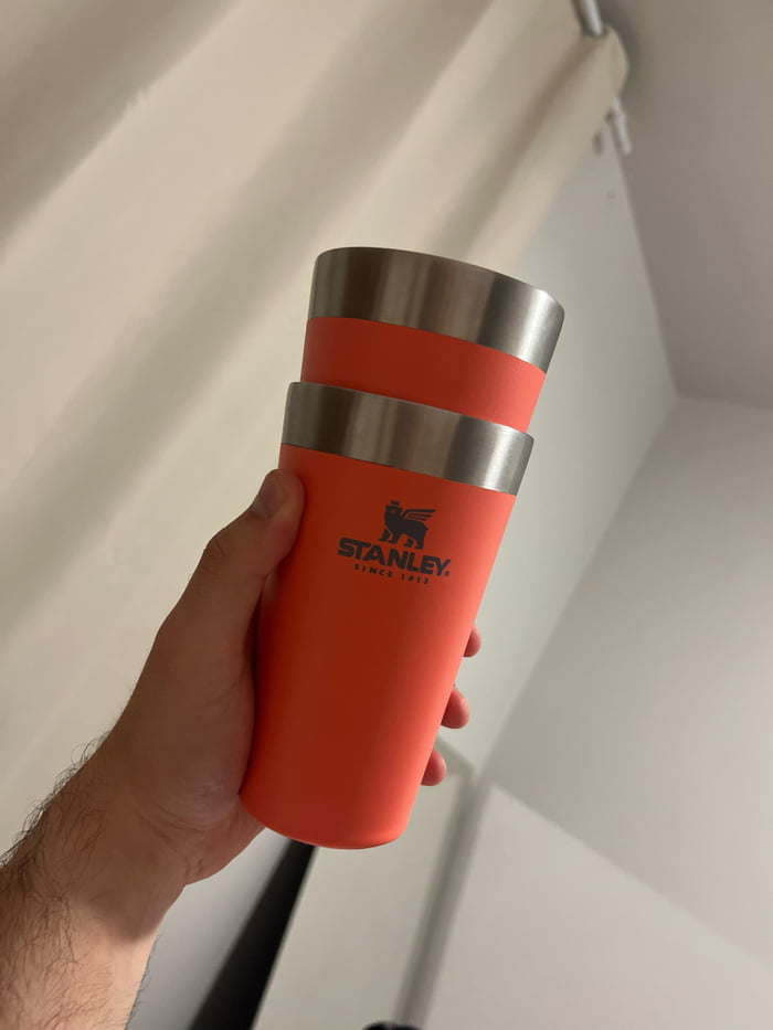 How to release two thermal cups stuck together. Need help 9GAG