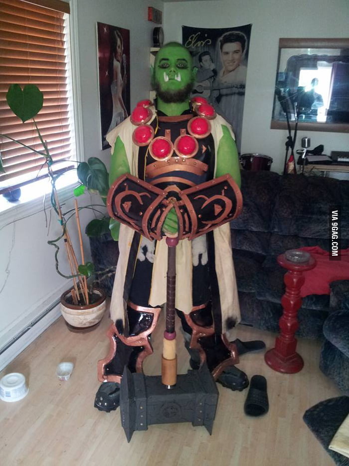Poor man's attempt at Thrall cosplay(Montreal comiccon 2015) - 9GAG