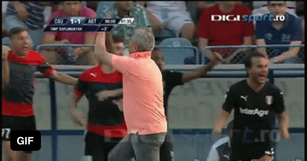 Middle finger coach 9GAG